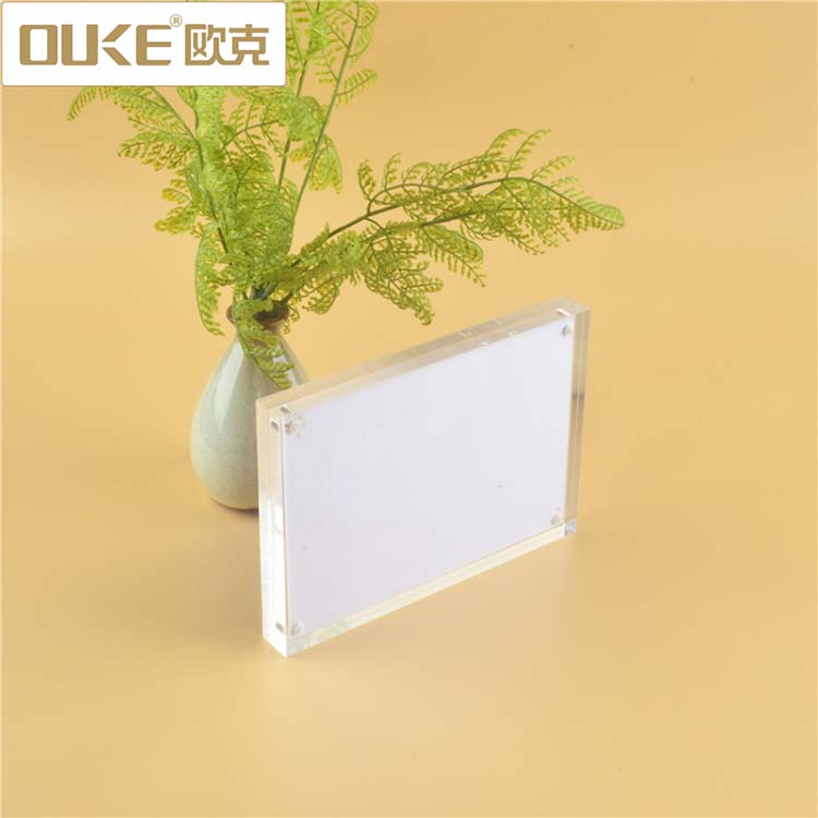 Elegant economical cheap acrylic photo frames 3.jpg